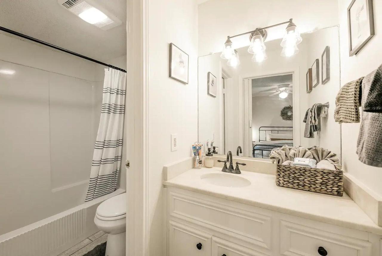 Lush, Enchanting Austin Oasis! Apartment Luaran gambar